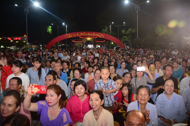 Welcoming the Rat Year by the Music Performance Hoang Phap's Spring...
