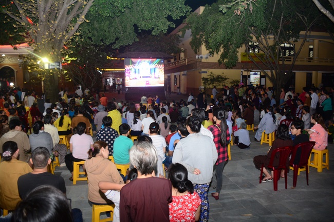 Welcoming the Rat Year by the Music Performance Hoang Phap's Spring...