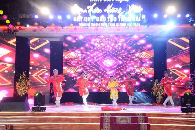 Welcoming the Rat Year by the Music Performance Hoang Phap's Spring...