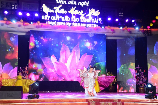 Welcoming the Rat Year by the Music Performance Hoang Phap's Spring...