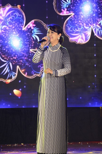 Welcoming the Rat Year by the Music Performance Hoang Phap's Spring...