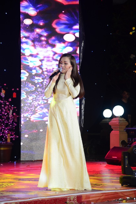 Welcoming the Rat Year by the Music Performance Hoang Phap's Spring...