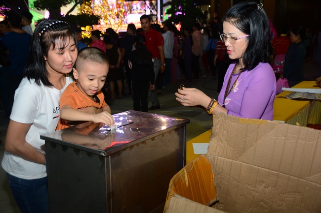 Welcoming the Rat Year by the Music Performance Hoang Phap's Spring...