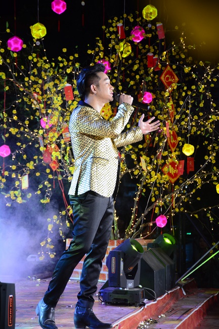 Welcoming the Rat Year by the Music Performance Hoang Phap's Spring...