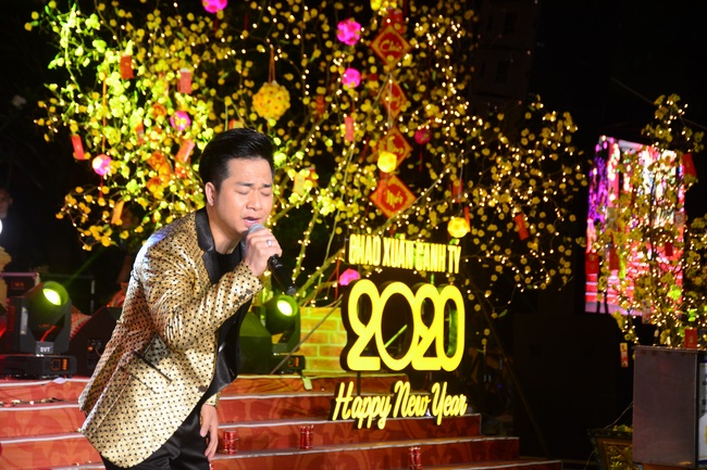 Welcoming the Rat Year by the Music Performance Hoang Phap's Spring...