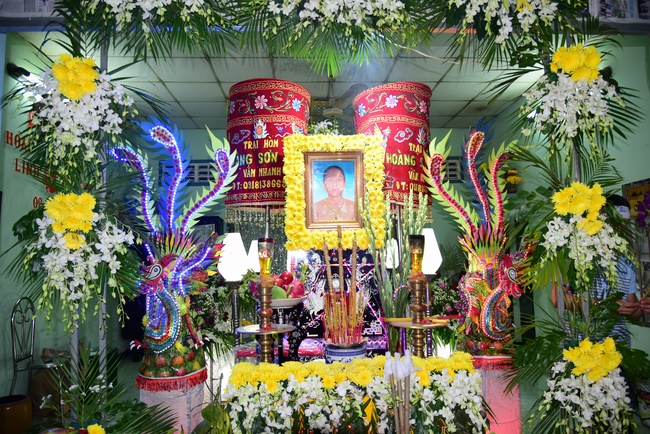 Praying for the rebirth in Hoc Mon