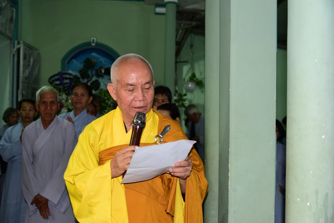 Praying for the rebirth in Hoc Mon