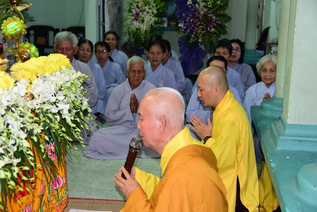 Praying for the rebirth in Hoc Mon