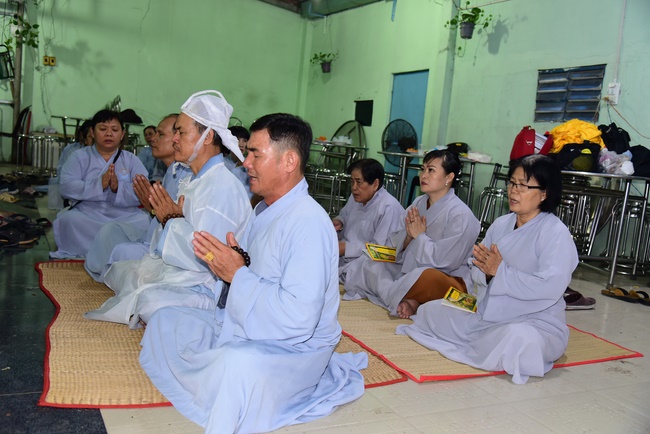 Praying for the rebirth in Hoc Mon