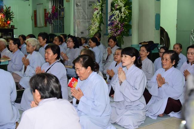 Praying for the rebirth in Hoc Mon