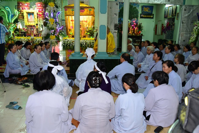 Praying for the rebirth in Hoc Mon