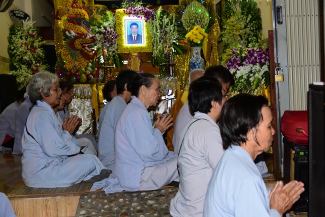 Praying for the rebirth in Hoc Mon