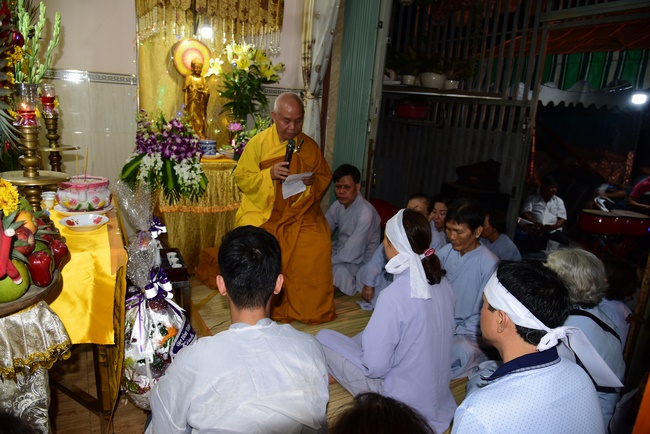 Praying for the rebirth in Hoc Mon