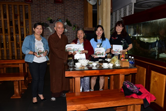 Giving presents in Ea Tam, Đắk Lắk Province.