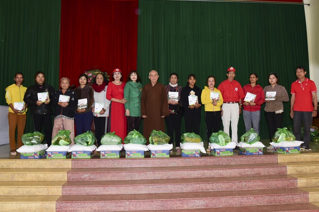 Giving presents in Ea Tam, Đắk Lắk Province.