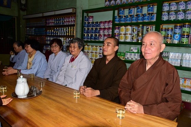 Giving presents in Ea Tam, Đắk Lắk Province.