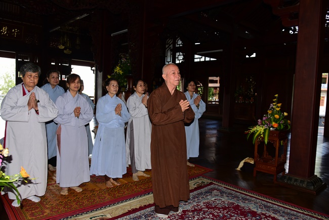 Giving presents in Ea Tam, Đắk Lắk Province.