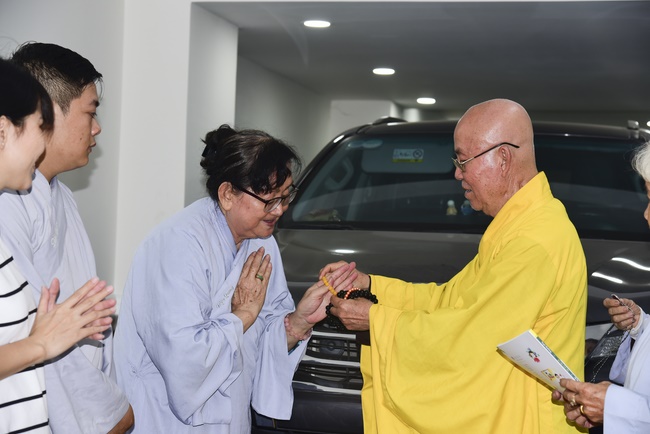 The ceremony putting the Buddha statue and releasing creatures.