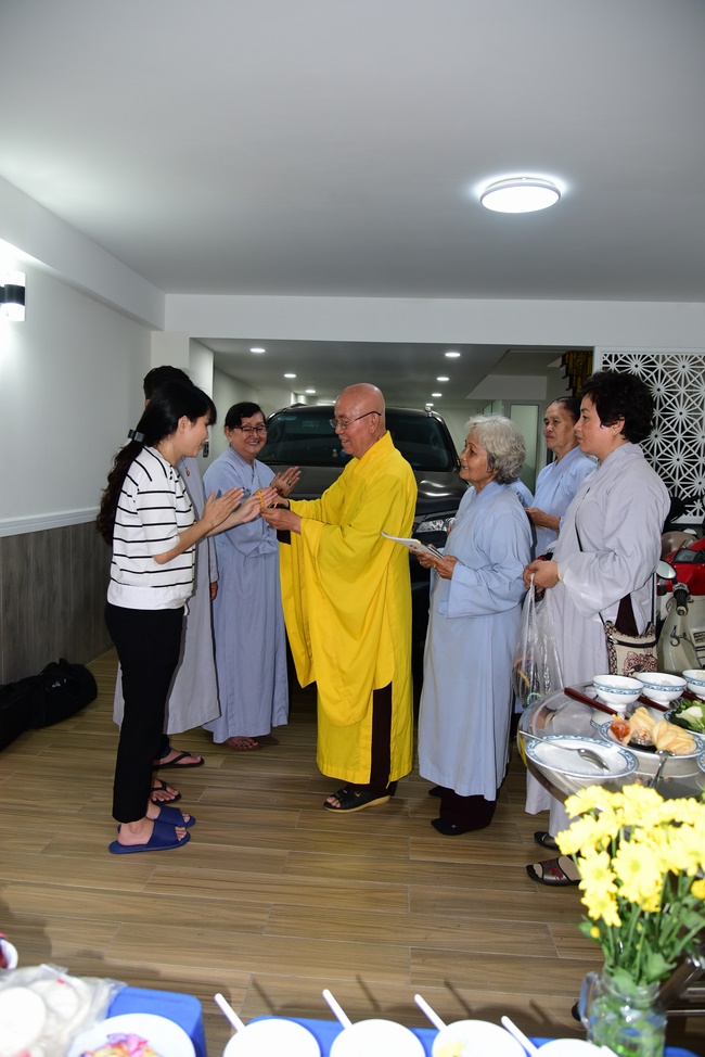 The ceremony putting the Buddha statue and releasing creatures.