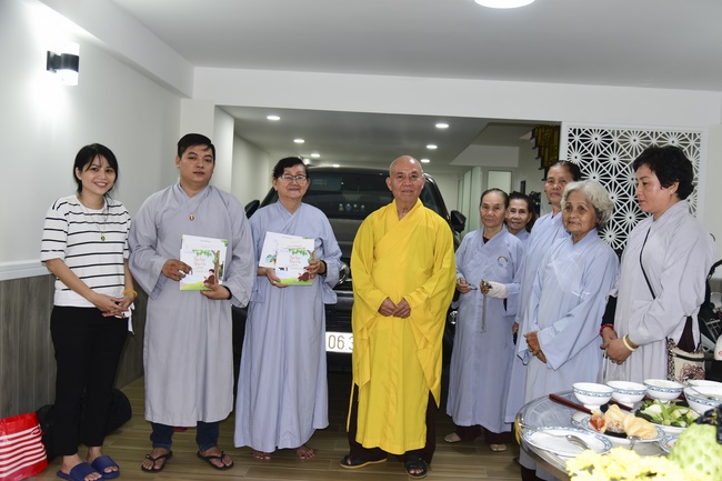 The ceremony putting the Buddha statue and releasing creatures.