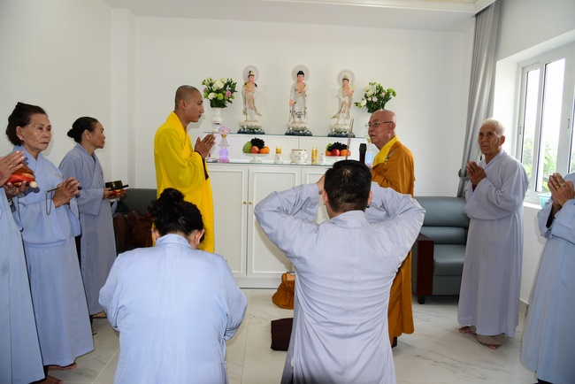 The ceremony putting the Buddha statue and releasing creatures.