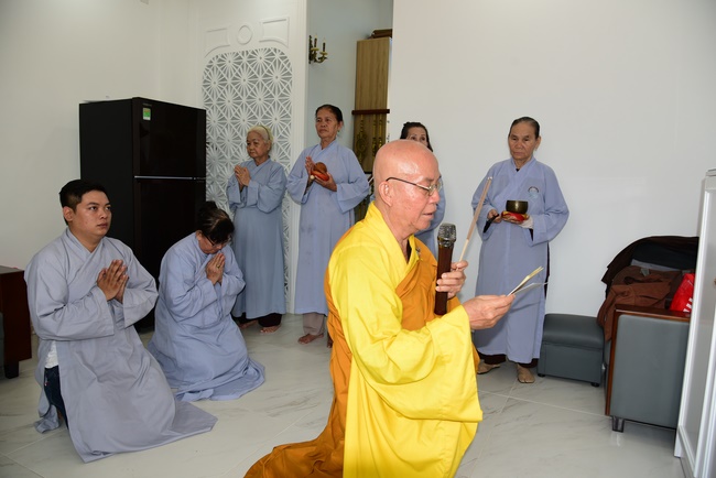 The ceremony putting the Buddha statue and releasing creatures.