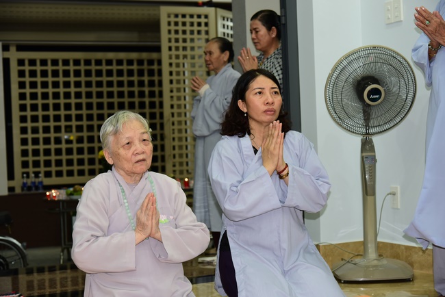The ceremony putting the Buddha statue and releasing creatures.