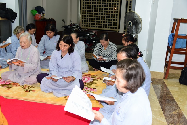 The ceremony putting the Buddha statue and releasing creatures.