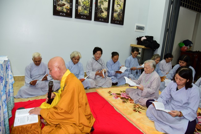 The ceremony putting the Buddha statue and releasing creatures.