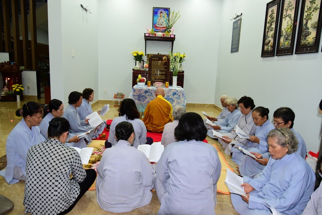 The ceremony putting the Buddha statue and releasing creatures.