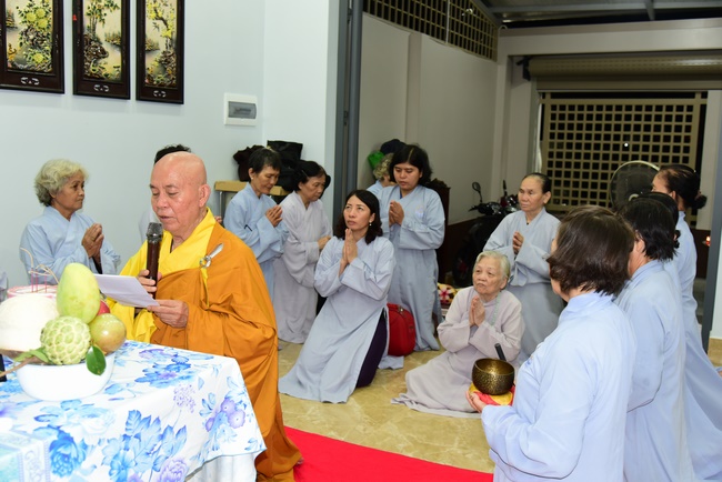 The ceremony putting the Buddha statue and releasing creatures.