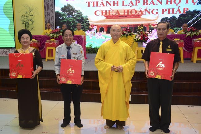 The 30th anniversary of establishment of the Hoang Phap Pagoda 's Support Board