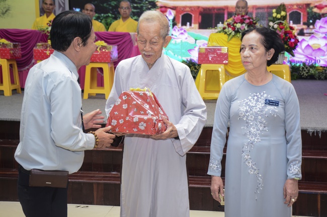 The 30th anniversary of establishment of the Hoang Phap Pagoda 's Support Board