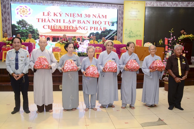 The 30th anniversary of establishment of the Hoang Phap Pagoda 's Support Board