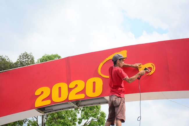 Series photos of activities preparing for the New Year 2020