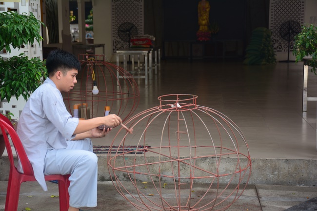 Series photos of activities preparing for the New Year 2020