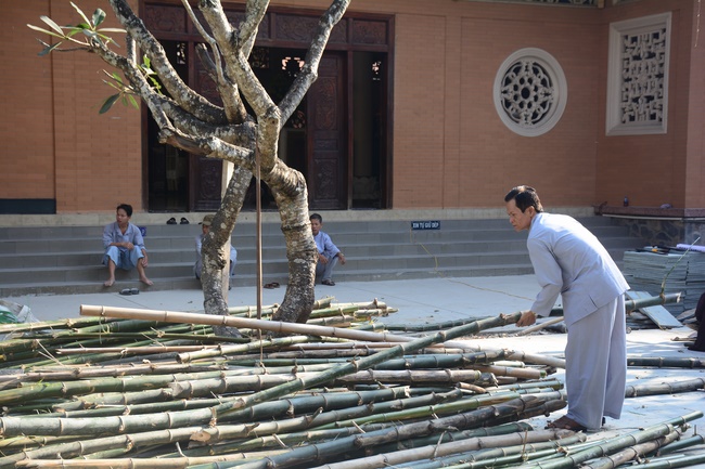 Series photos of activities preparing for the New Year 2020