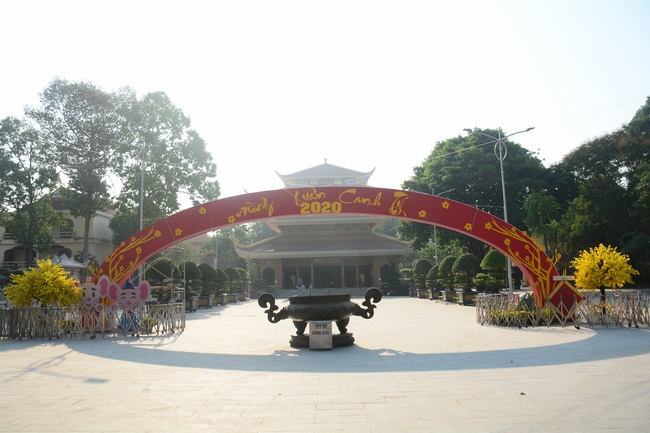 Series photos of activities preparing for the New Year 2020