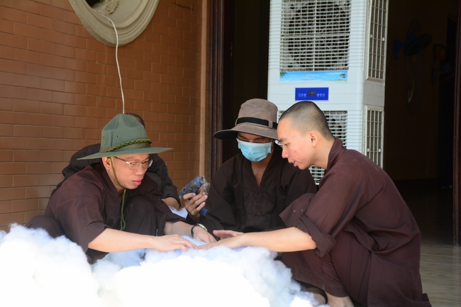 Series photos of activities preparing for the New Year 2020