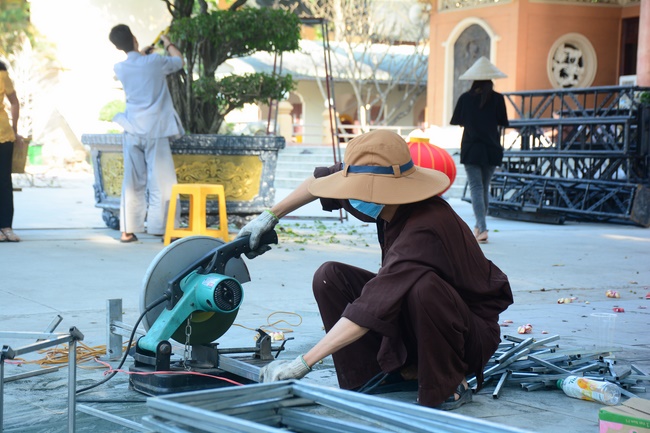 Series photos of activities preparing for the New Year 2020