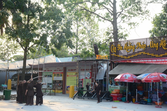 Series photos of activities preparing for the New Year 2020