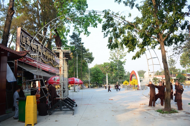 Series photos of activities preparing for the New Year 2020