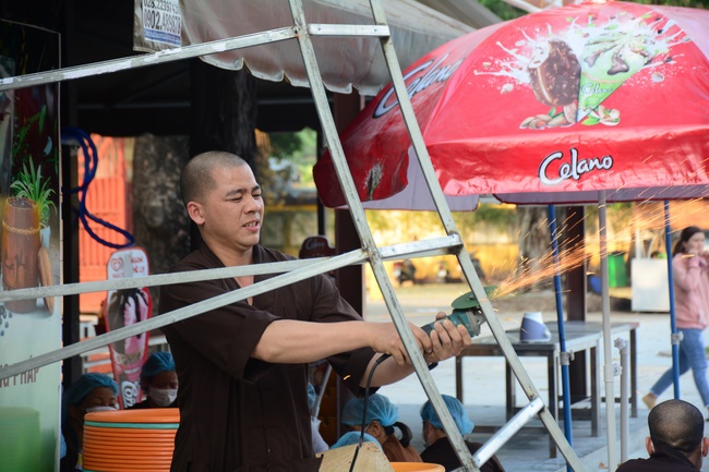 Series photos of activities preparing for the New Year 2020