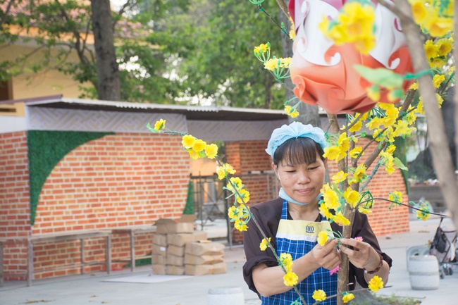 Series photos of activities preparing for the New Year 2020