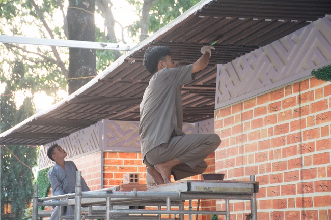 Series photos of activities preparing for the New Year 2020