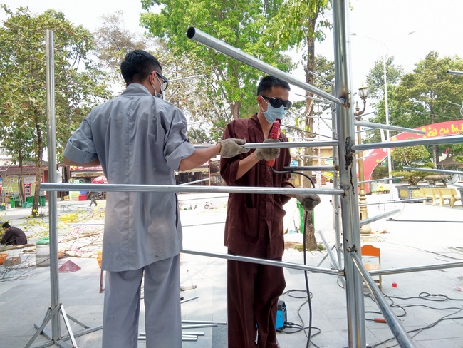 Series photos of activities preparing for the New Year 2020