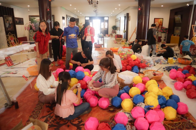 Series photos of activities preparing for the New Year 2020