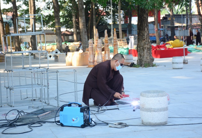 Series photos of activities preparing for the New Year 2020