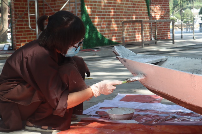 Series photos of activities preparing for the New Year 2020