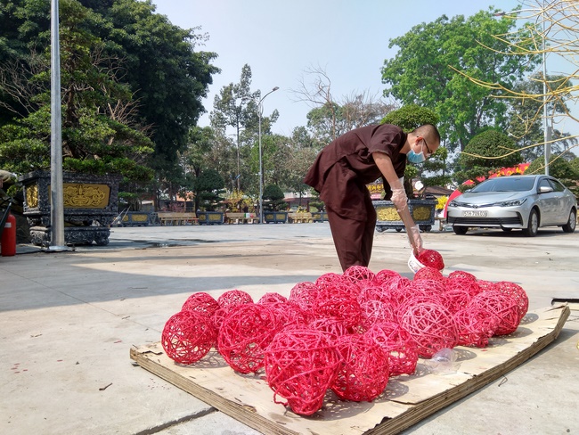 Series photos of activities preparing for the New Year 2020